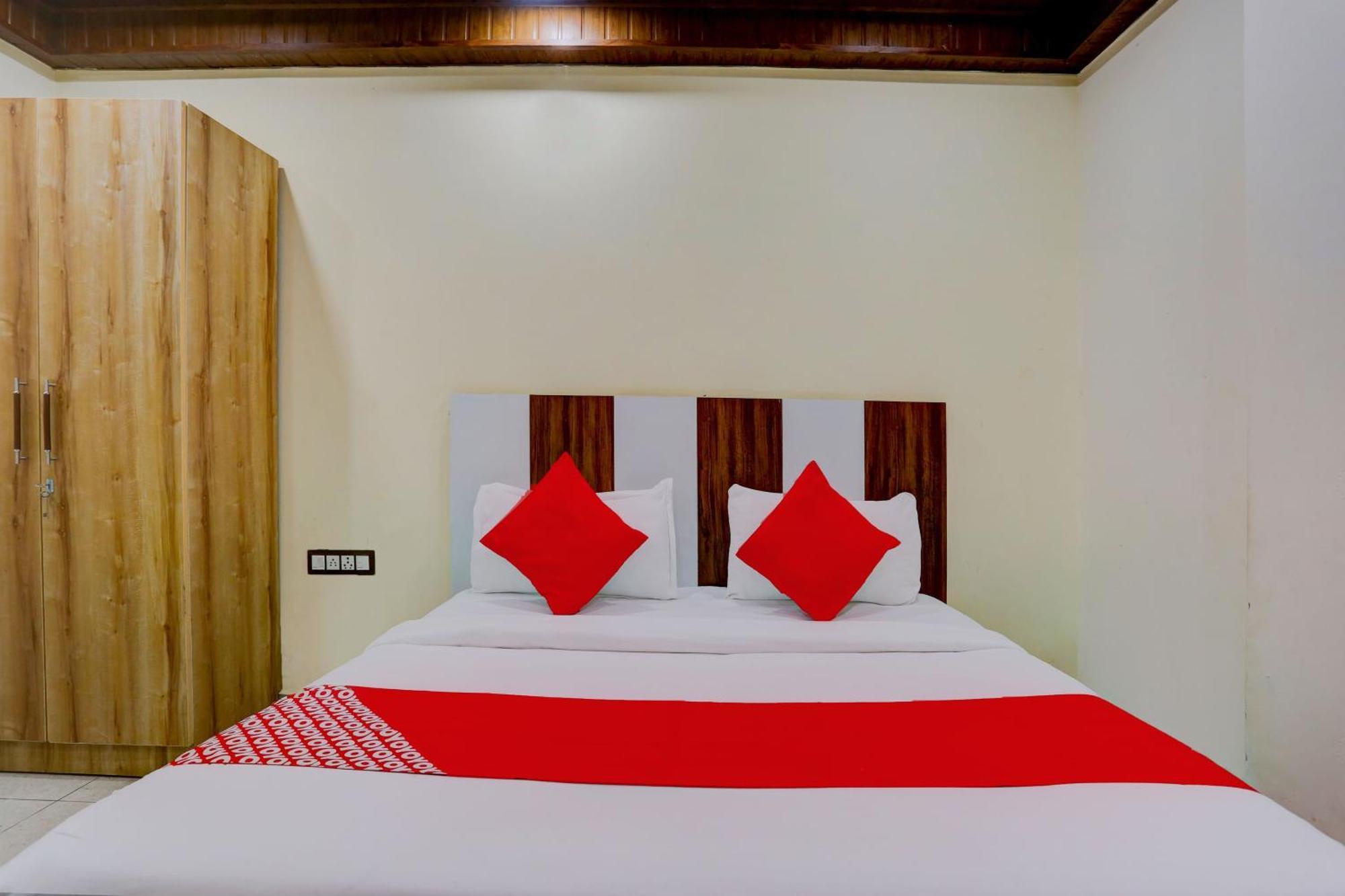 Hotel O Family Deluxe New Delhi Bagian luar foto