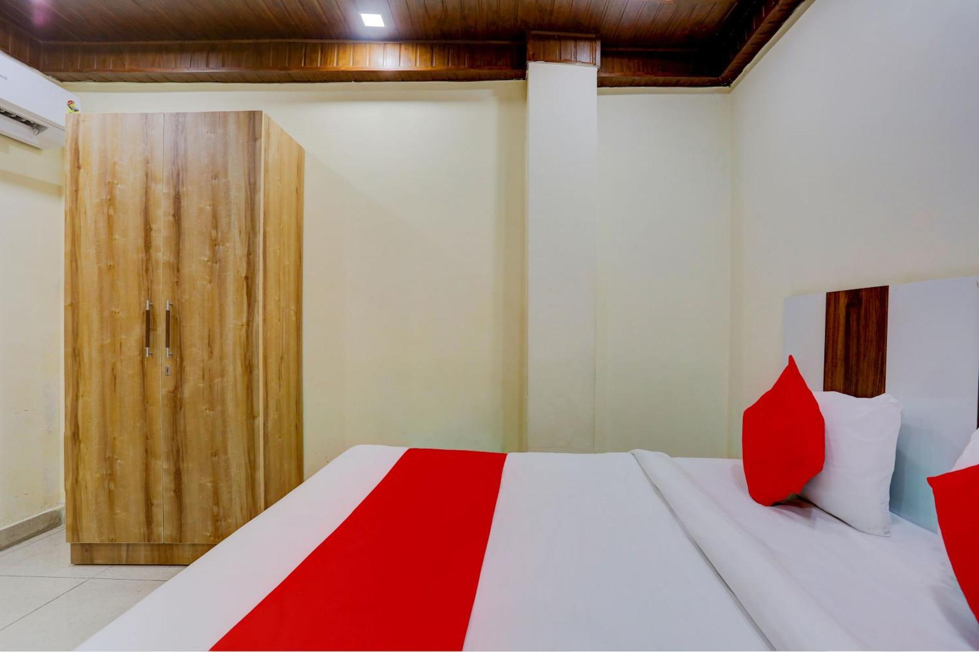 Hotel O Family Deluxe New Delhi Bagian luar foto