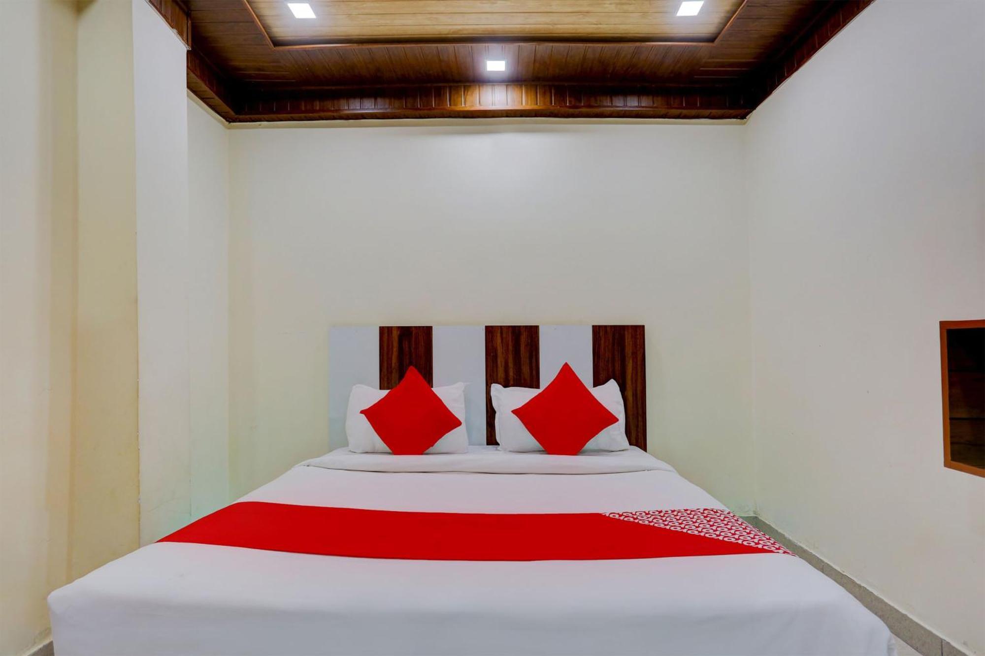 Hotel O Family Deluxe New Delhi Bagian luar foto