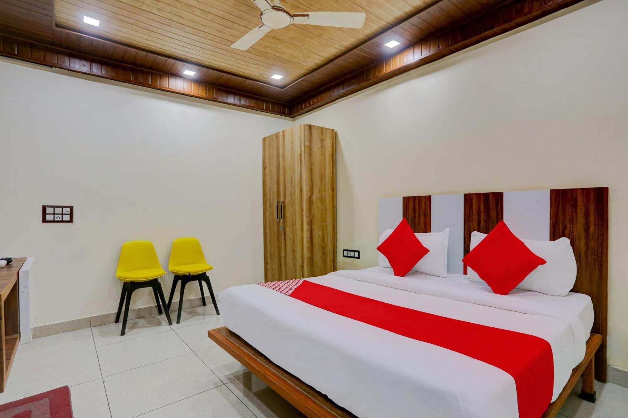 Hotel O Family Deluxe New Delhi Bagian luar foto