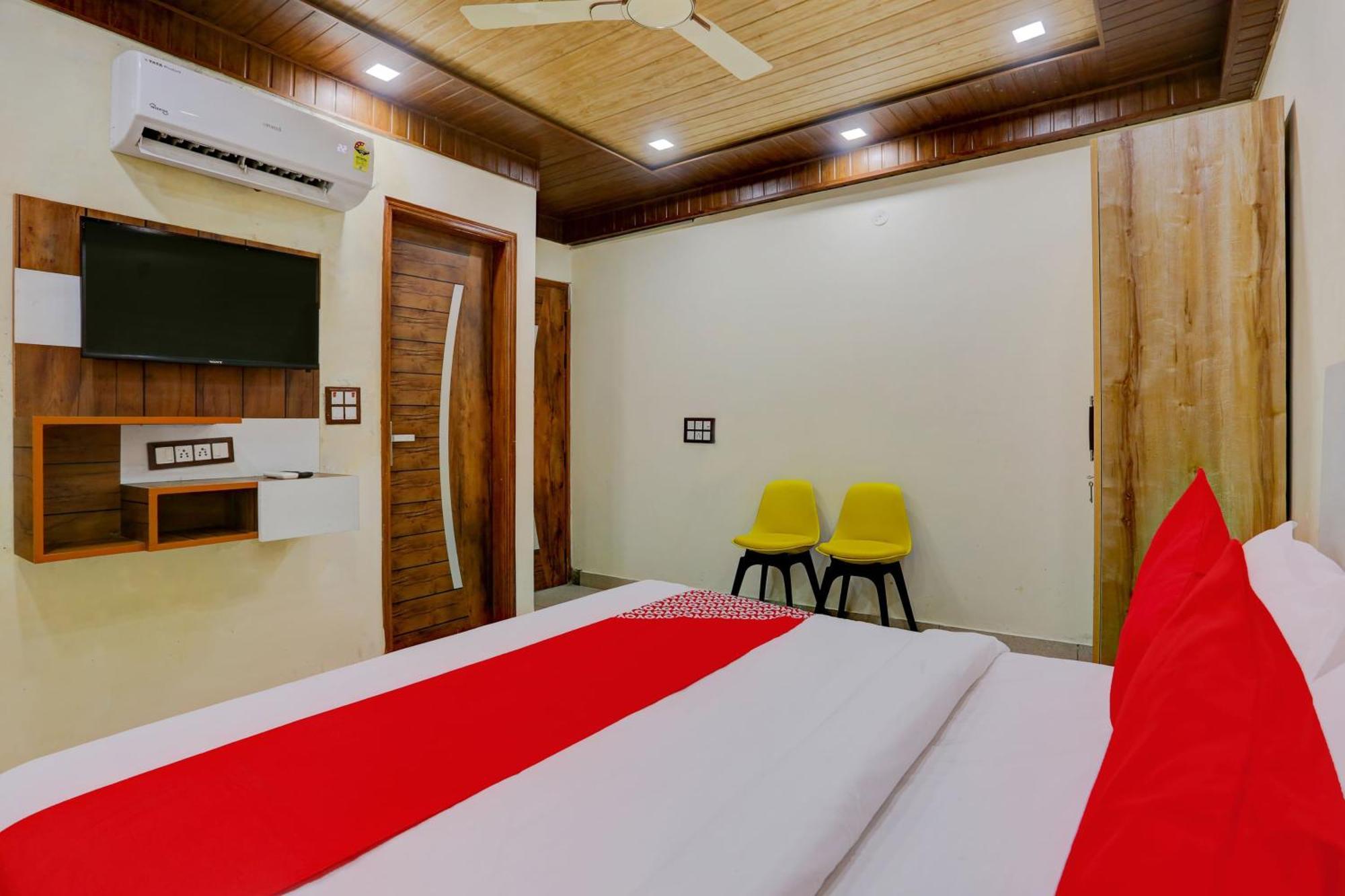 Hotel O Family Deluxe New Delhi Bagian luar foto